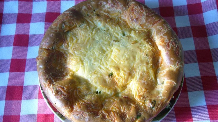 Пирог с яйцом и зеленым луком: просто и быстро