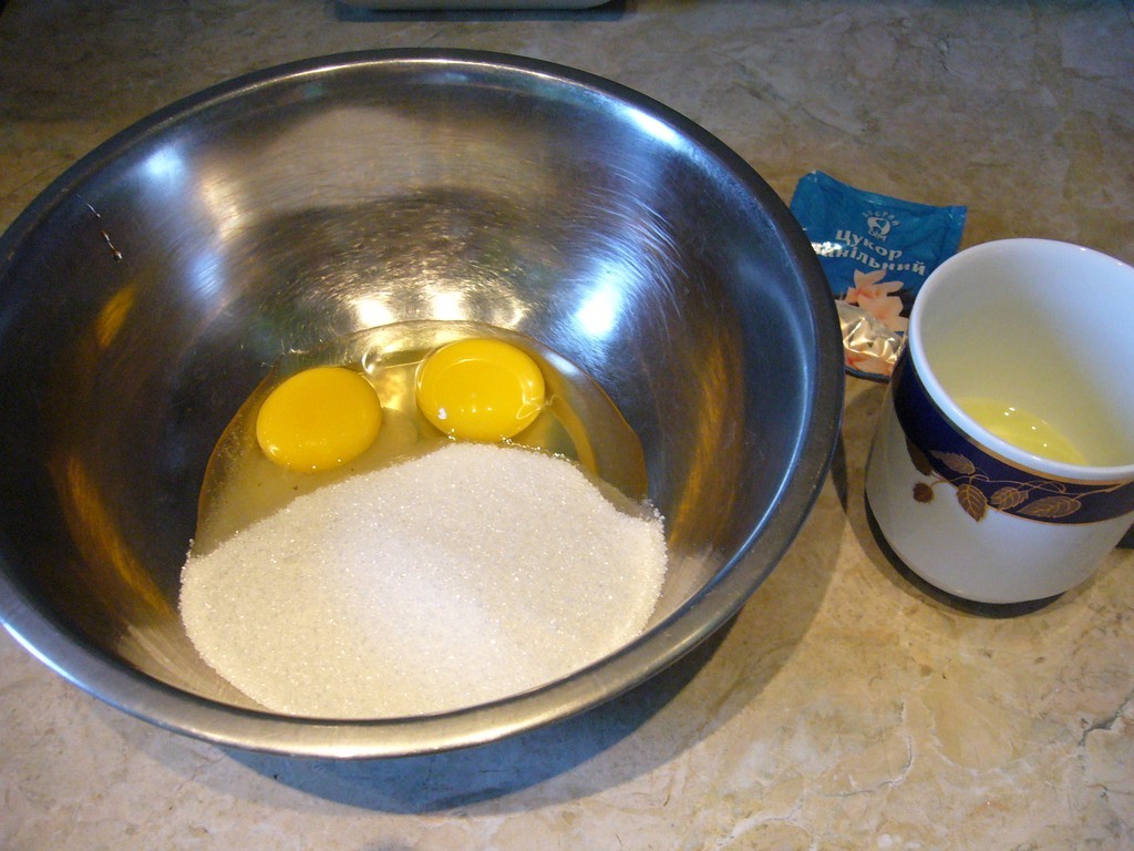 Яйца, сахар и соль