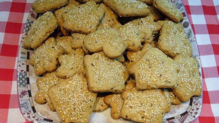 Домашнее печенье с грецкими орехами и семенами